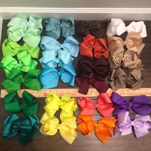 Lot of 25 of 6” Bows